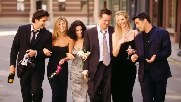 GettyImages908295 Friends Cast Teams Up to Fundraise for Matthew Perry Foundation