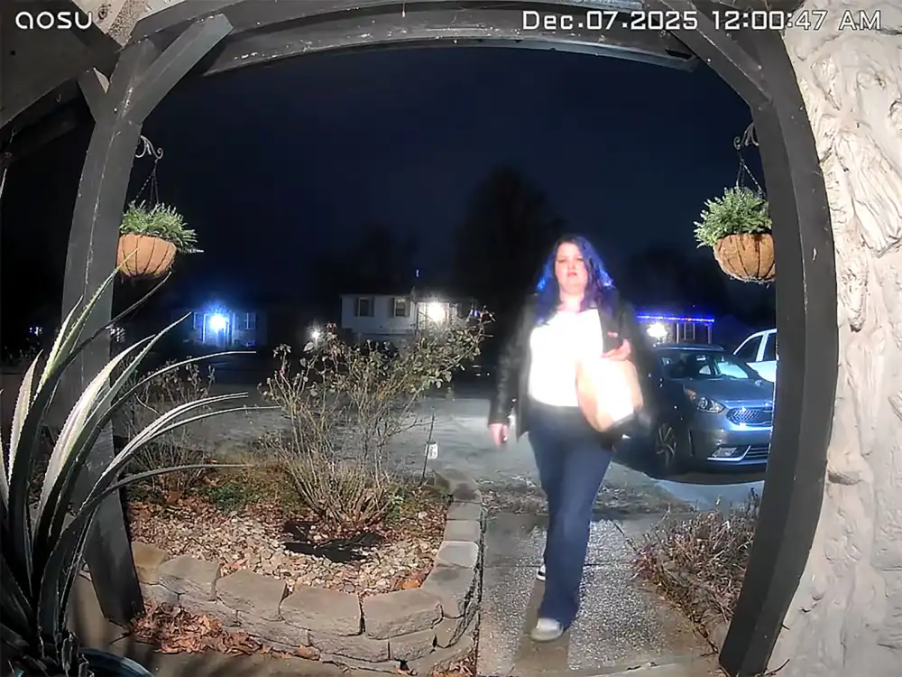 Indiana DoorDash Driver Caught on Video Spraying Irritant Substance on Food Delivery
