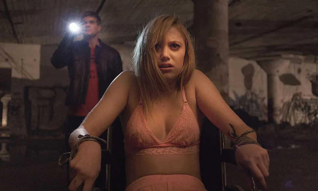 Maika Monroe in It Follows