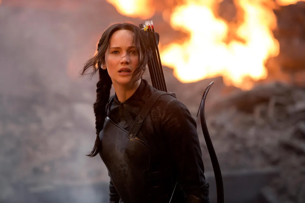Jennifer Lawrence Accidentally Took Ambien on Hunger Games Set Annoyed Elizabeth Banks