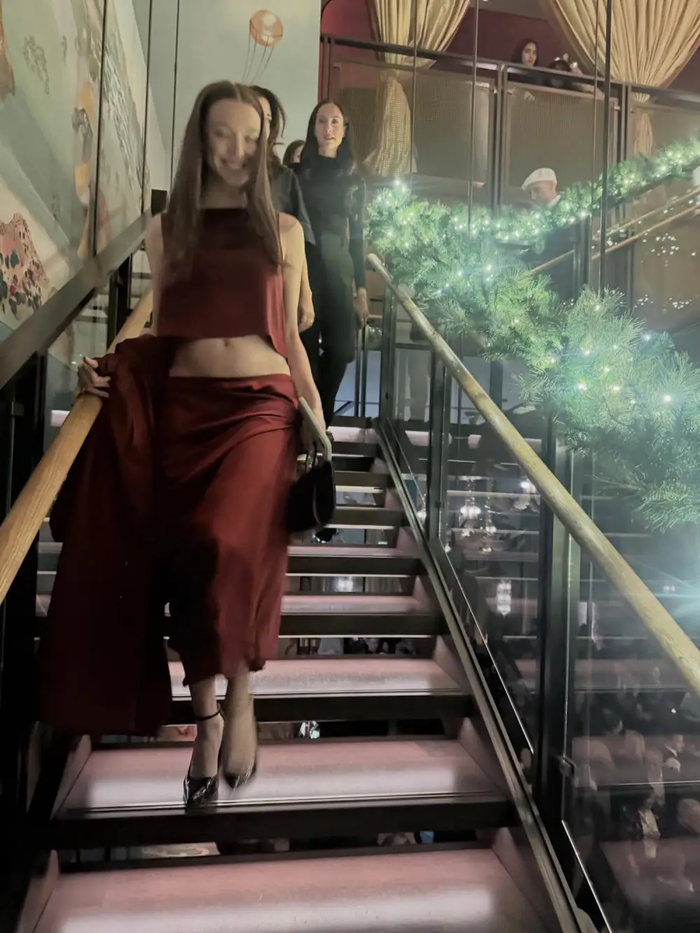 Justin Theroux Shares Photo of Pregnant Wife Nicole Brydon Blooms Bare Bump 2