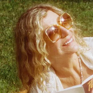 Keshas Mom Pebe Sebert Is Happy It Took 40 Years to Release Her Debut Album Lead1