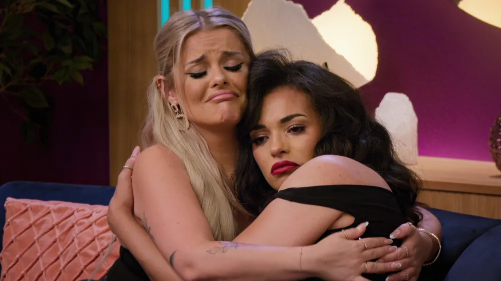 Love-Is-Blind-UK-Bardha-and-Katisha-TCDLOIS_ZX110