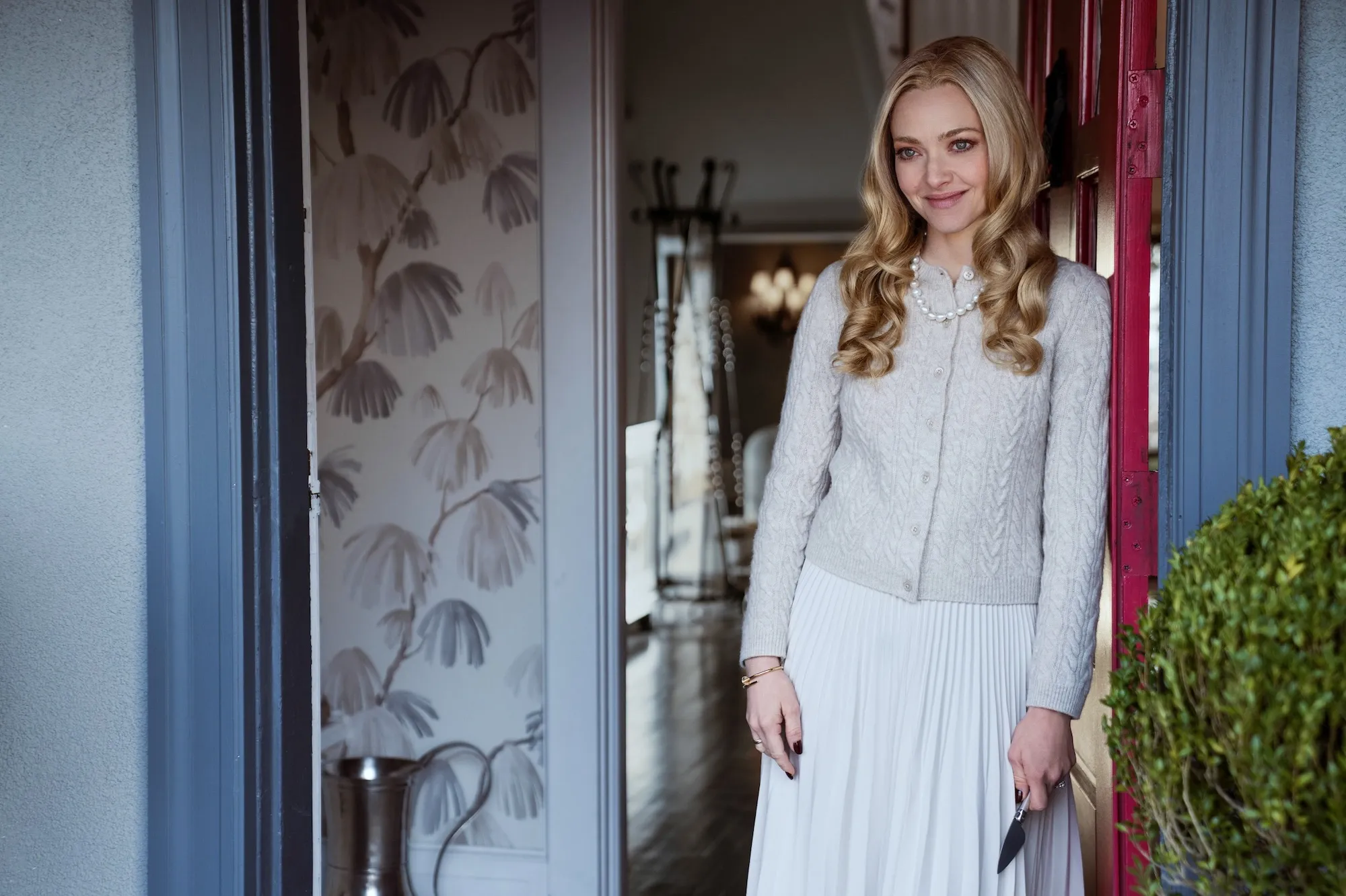 Amanda Seyfried Says Don't Read &lsquo;The Housemaid&rsquo; Until After Seeing the Movie