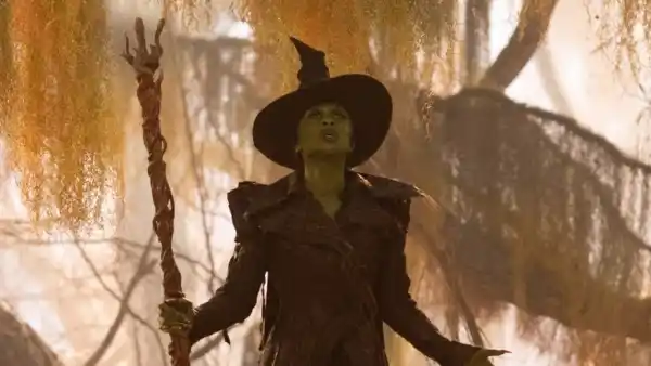 MCDWIFO_UV018 Wicked Costume Designer Defends Elphaba's Controversial 'Sex Cardigan'