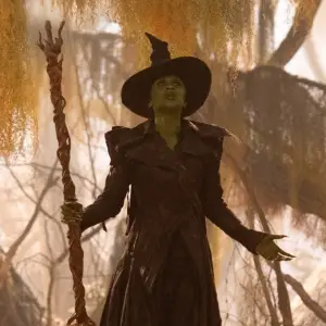 MCDWIFO_UV018 Wicked Costume Designer Defends Elphaba's Controversial 'Sex Cardigan'