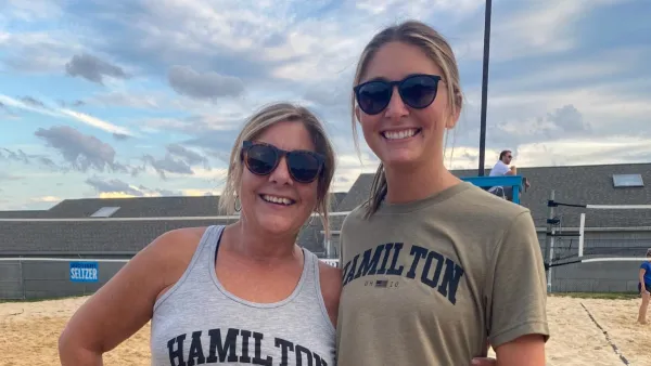 NFL Reporters Daughter Thanks Bengals Coach Zac Taylor For Words About Late Mother After Medical Emergency