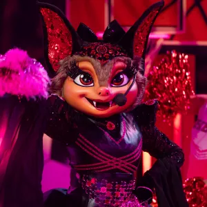 Abril Abdamari Garza como 'Nocturna' en 'Quién es la Máscara'.