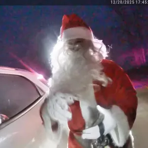 Ohio Cops Stop Santa Mrs Clause for Speeding