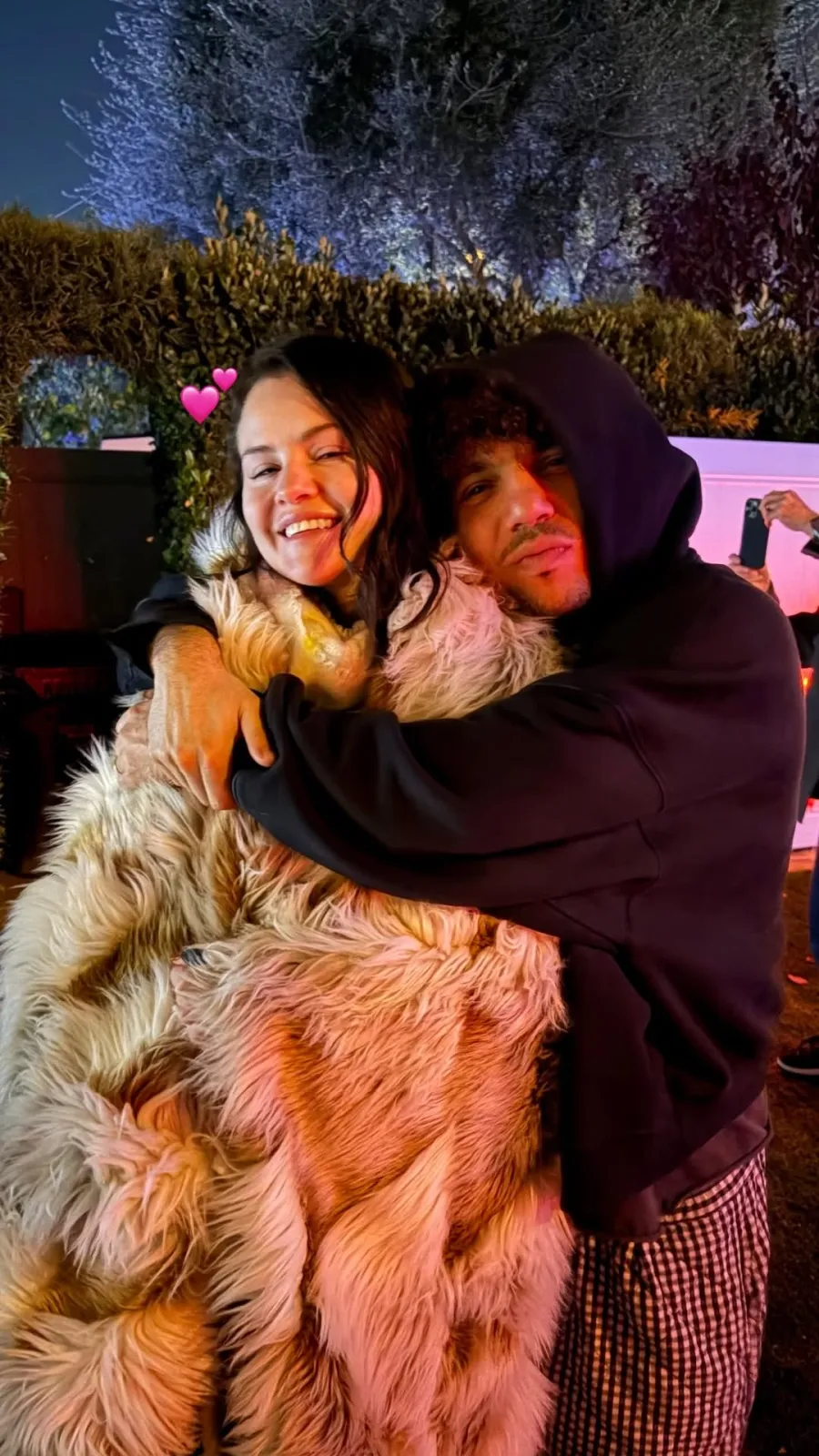 Selena-Gomez-and-Benny-Blanco-3795797377950173090