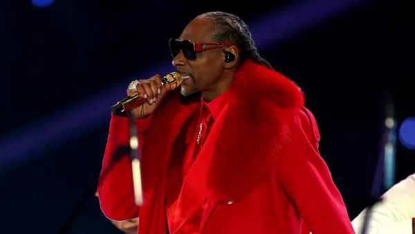 Snoop-Dogg-NFL-feature-GettyImages-2253533033