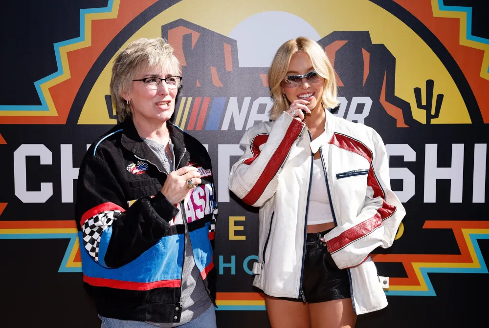 Sydney Sweeney Says People Get A Lot of Things Wrong About Her After Plastic Surgery Rumors Jean Ad Inline