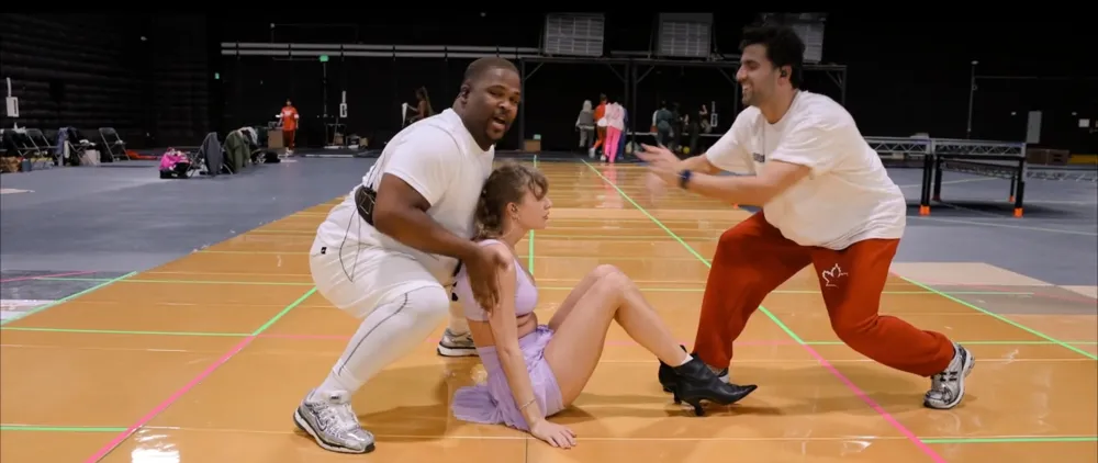 Taylor-Swift-and-Kam-in-End-of-an-Era-Doc.