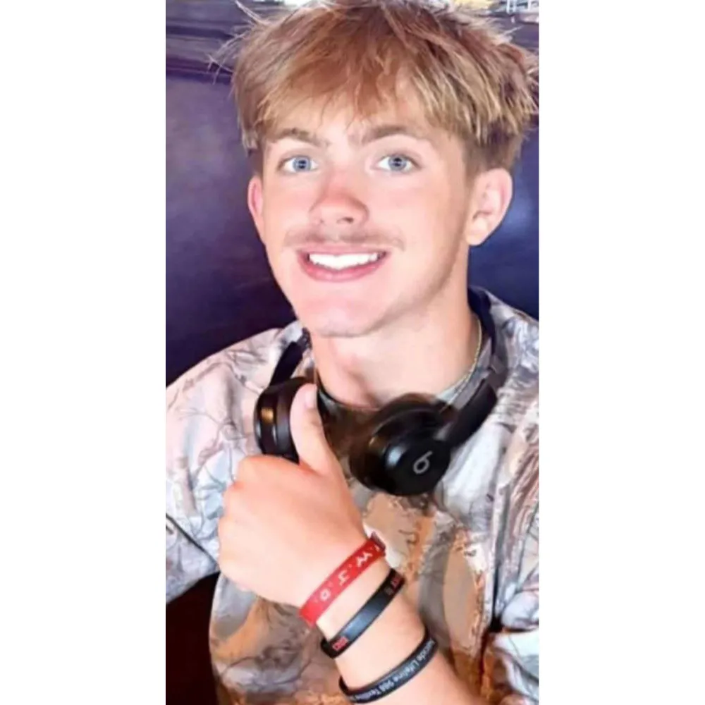 Teen commits suicide hours after sextortion attempt