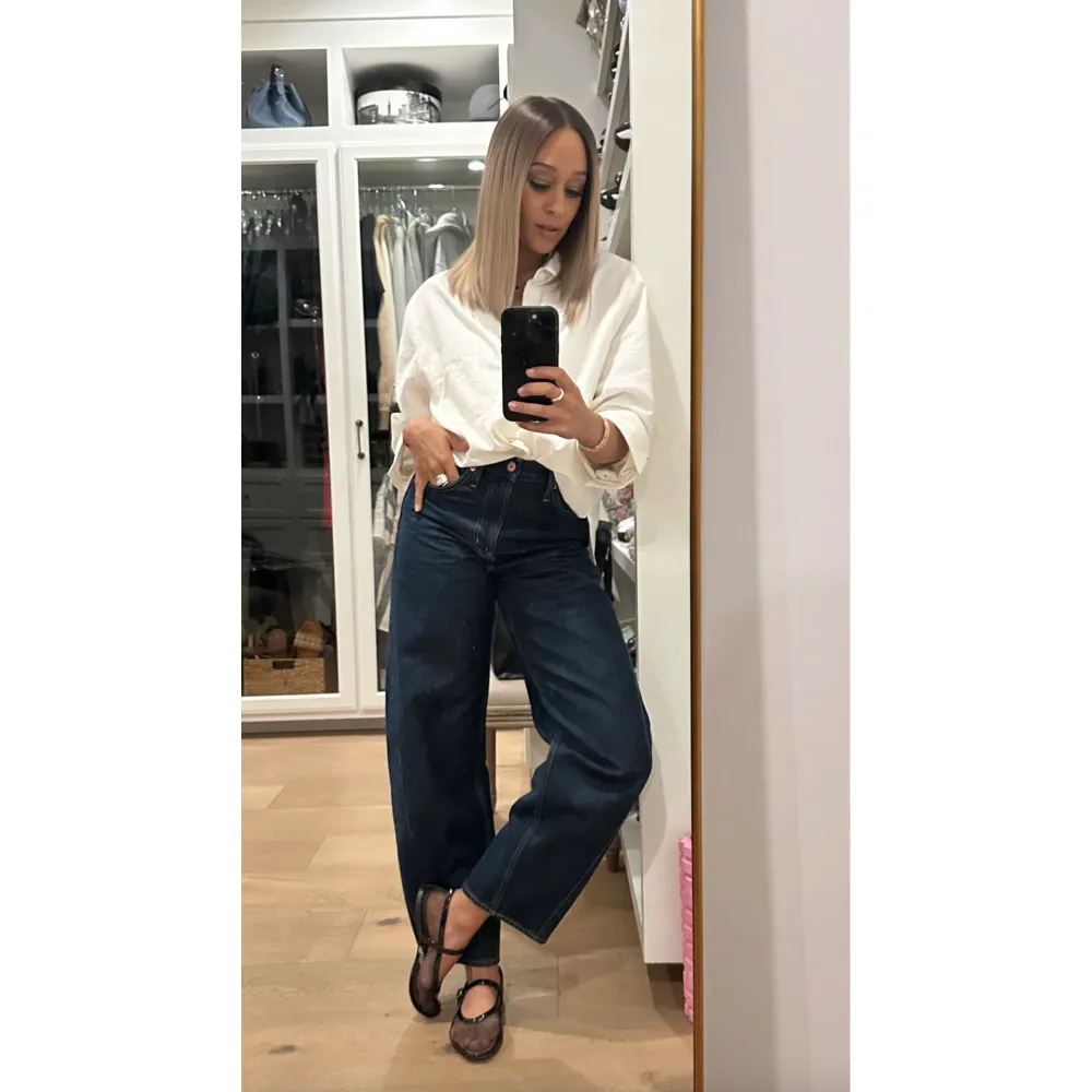 FEATURE Tia Mowry Chops Her Hair and Debuts a Highlighted Lob