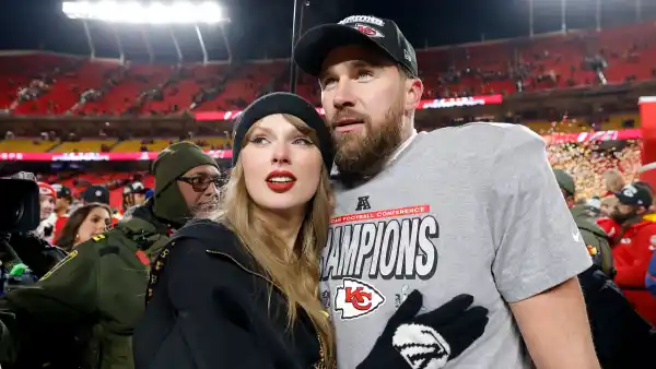 Travis Kelce Refuses to Reveal Taylor Swift Christmas Gift