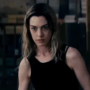 anne-hathawy-blonde-mother-mary-trailer