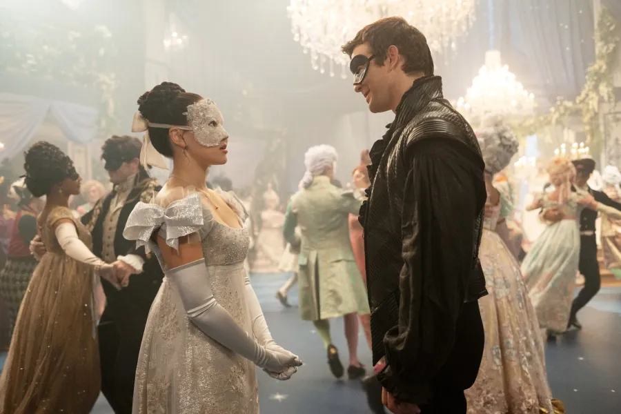 Yerin Ha and Luke Thompson in Bridgerton season 4