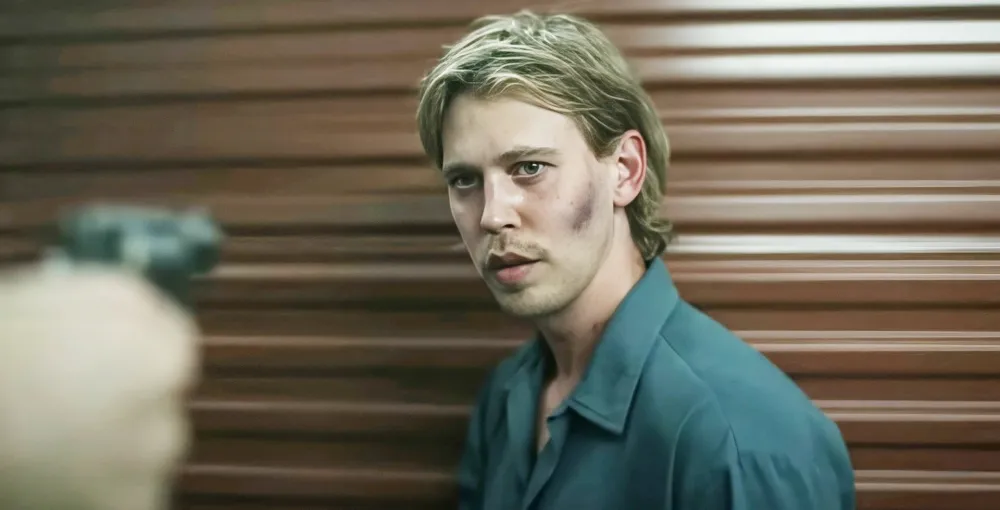 Austin Butler in Caught Stealing