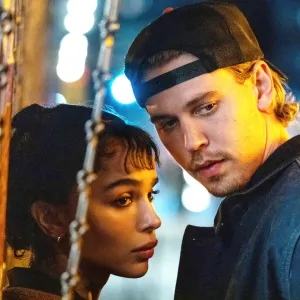Zoe Kravitz and Austin Butler in Caught Stealing
