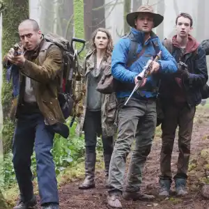 Kirk Acevedo, Keri Russell, Jason Clarke, Kodi Smit-McPhee and Enrique Murciano in Dawn of the Planet of the Apes