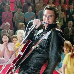 Austin Butler in Elvis