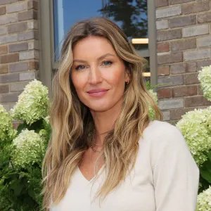 NEW YORK, NEW YORK - SEPTEMBER 15: Gisele Bündchen attends the Gisele Bündchen x Gaia Herbs Launch Event on September 15, 2023 in New York City. (Photo by Michael Loccisano/Getty Images for Gaia Herbs)