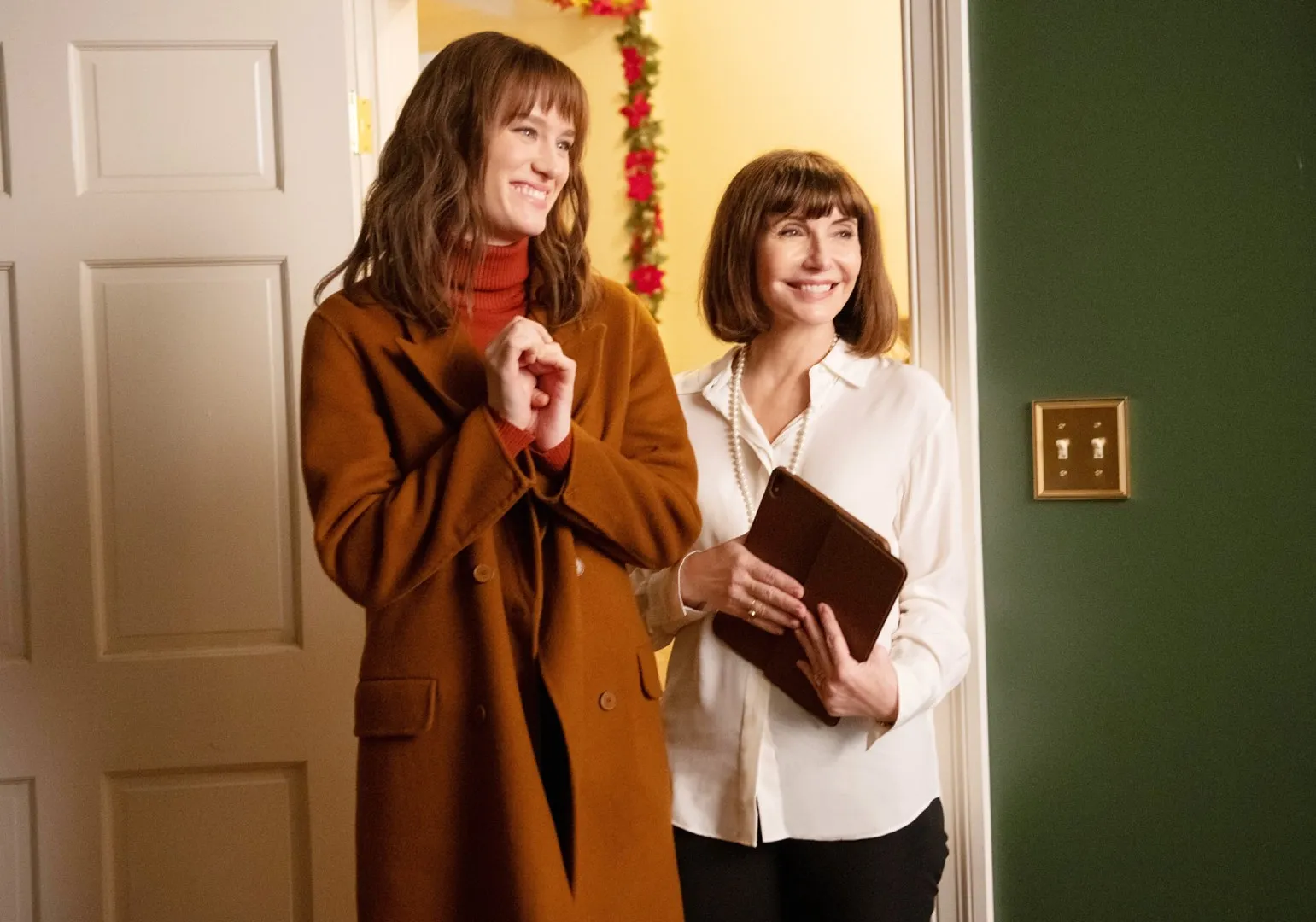 Mackenzie Davis and Mary Steenburgen in Happiest Season