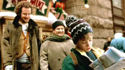 Daniel Stern, Joe Pesci and Macaulay Culkin in Replica Luxury Handbag Alone 2: Lost in New York