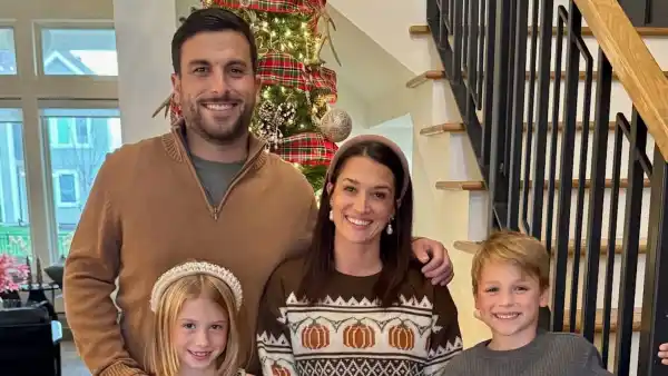Jade Roper Says ‘Extra Boy’ Appeared in Faux Family Pic: ‘Of Course Beau Would Want to Make’ Photo