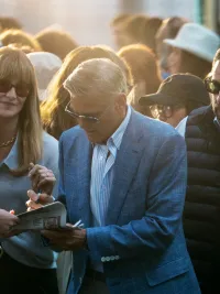 Laura Dern, George Clooney and Adam Sandler in Jay Kelly