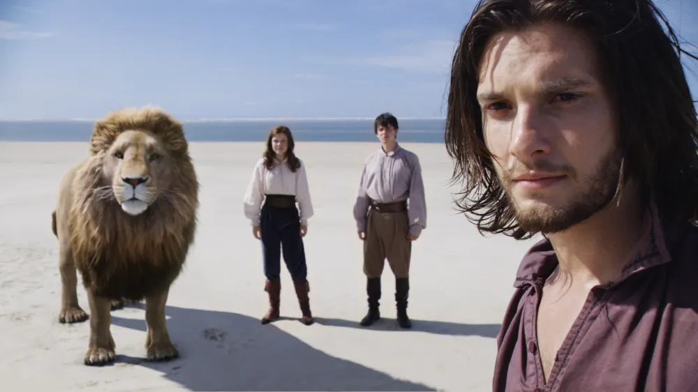 Georgie Henley, Skandar Keynes, Ben Barnes in THE CHRONICLES OF NARNIA: THE VOYAGE OF THE DAWN TREADER