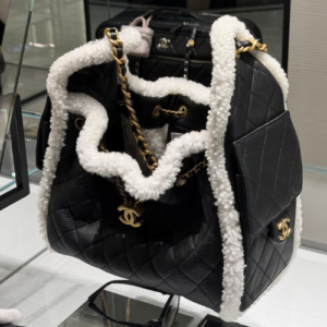 Luxury Shearling Bags for Winter 2025