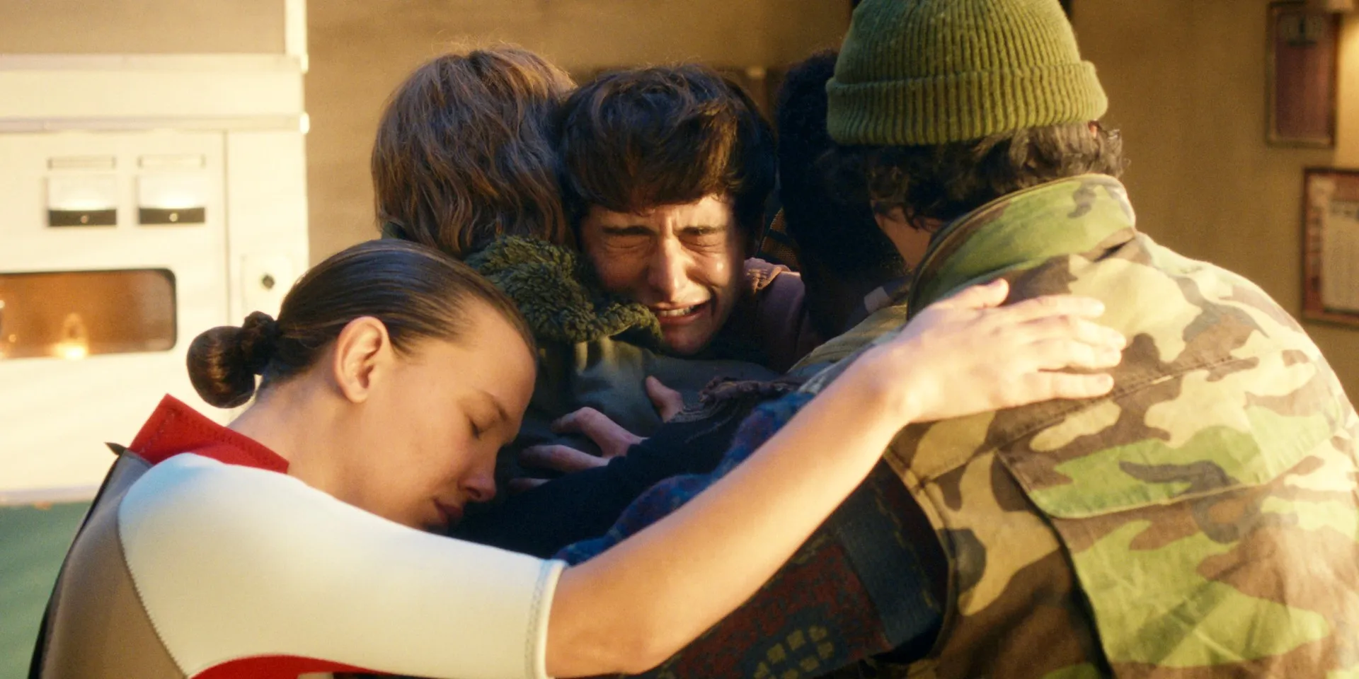 Millie Bobby Brown, Charlie Heaton, Noah Schnapp, Finn Wolfhard in Stranger Things season 5