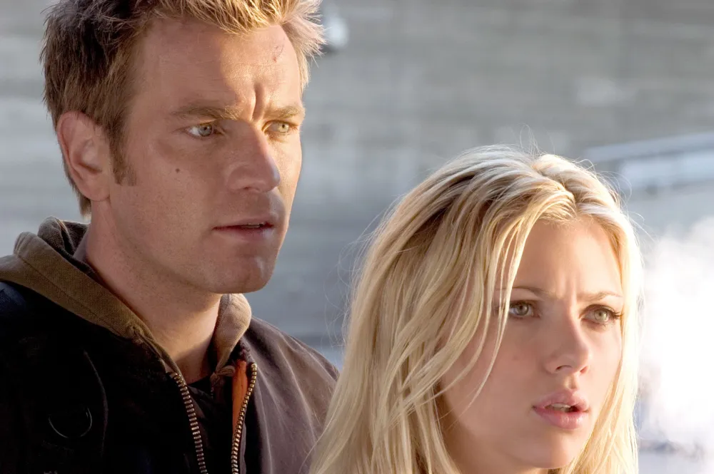 Ewan McGregor and Scarlett Johansson in The Island