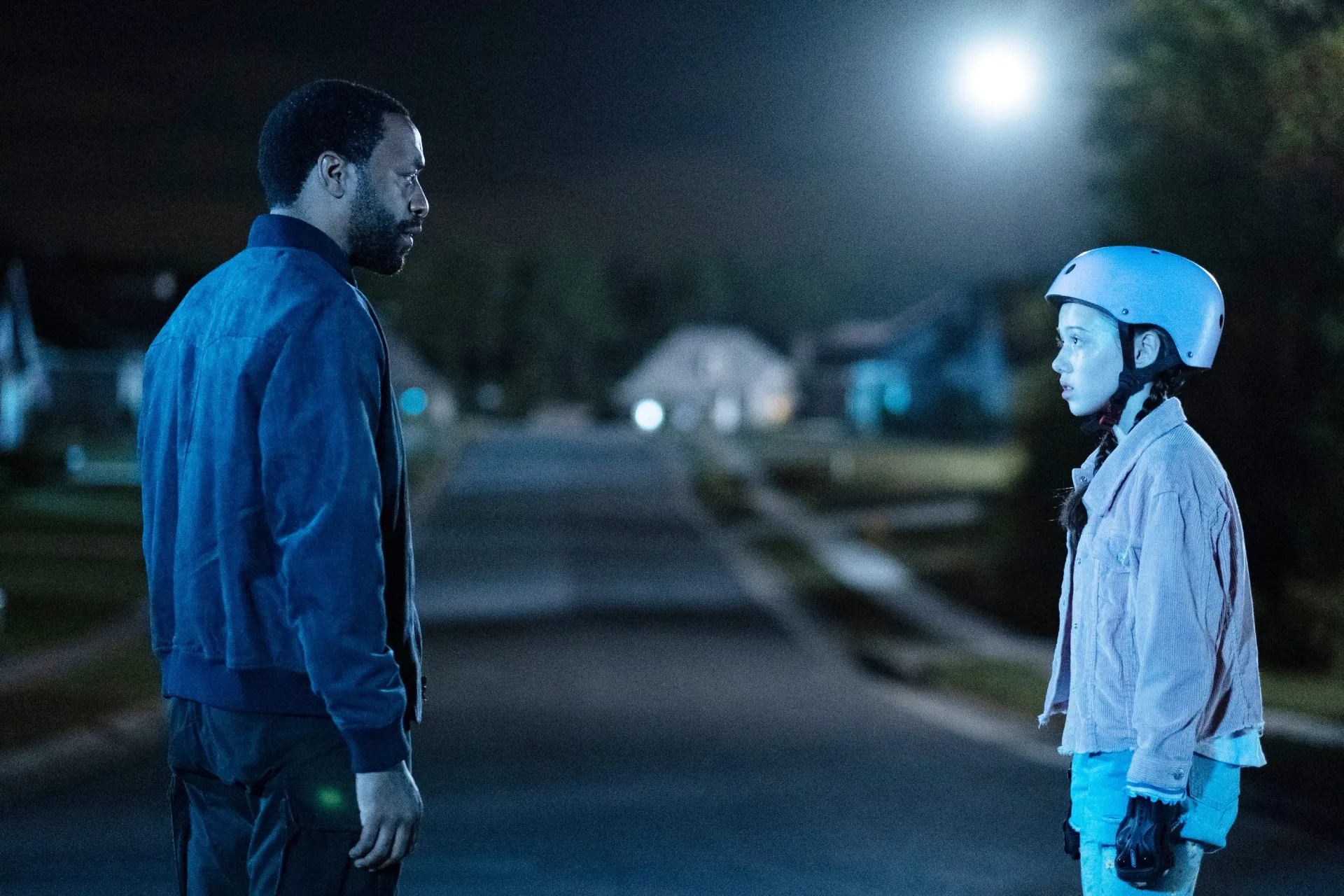 Chiwetel Ejiofor and Violet McGraw in The Life of Chuck