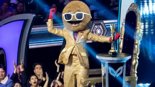 Paulina Goto es 'Tropicoco' en 'Quién es la Máscara'.