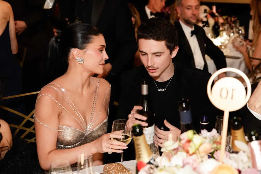 3110216_1014b-kylie-jenner-timothee-chalamet