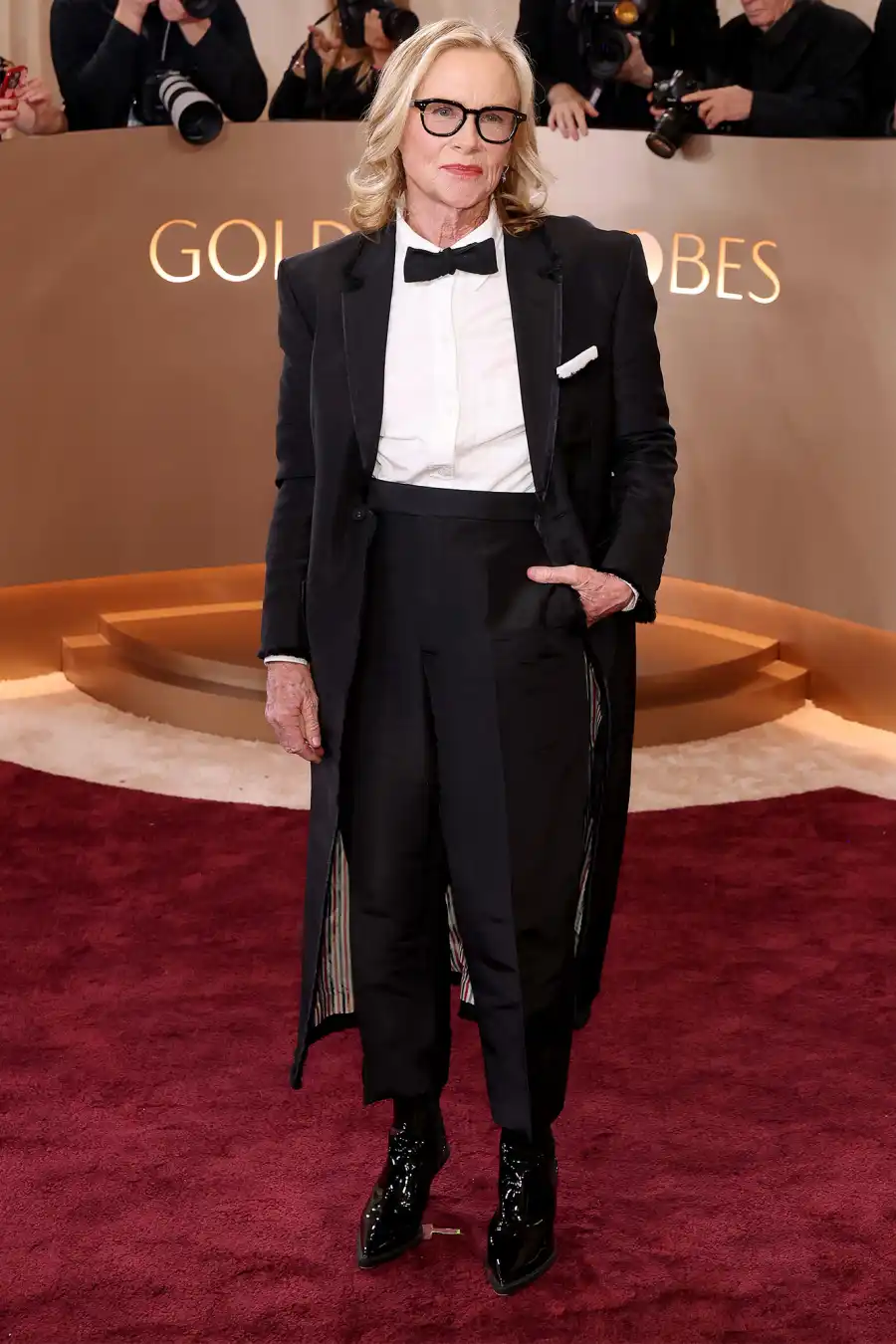 Amy Madigan Red Carpet Arrival Golden Globes 2026