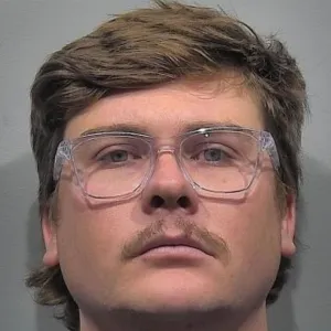 Brady Burr and Abby Bradstreet Mugshot Kansas Toddler Forced Outside in Freezing Cold in Underwear as Christmas Punishment