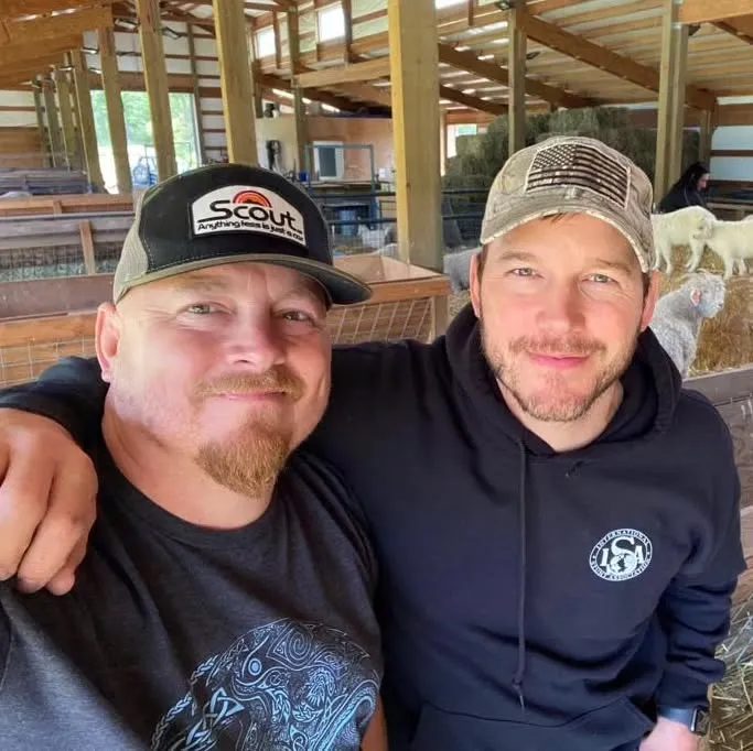 Chris Pratts Brother Had Wardrobe Malfunction Involving His Ass Crack