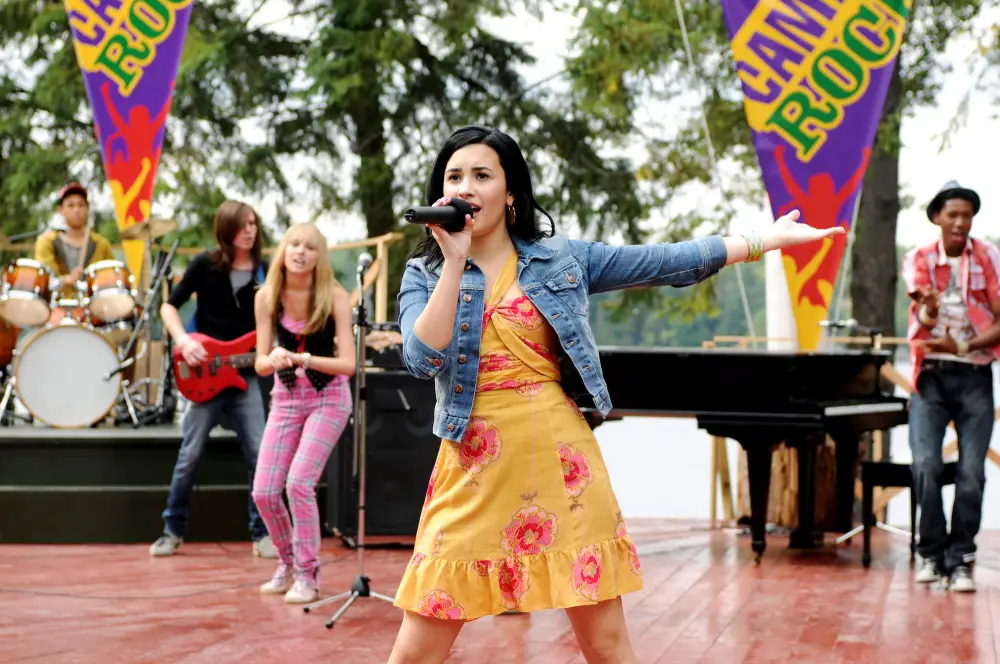 Demi-Lovato-in-Camp-Rock-2-TCDCARO_EC075