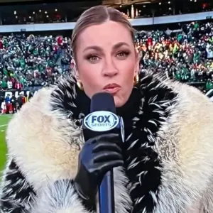 Erin Andrews Fur Coat Sells Out After Fan Reactions to Her Extravagant Sideline Look