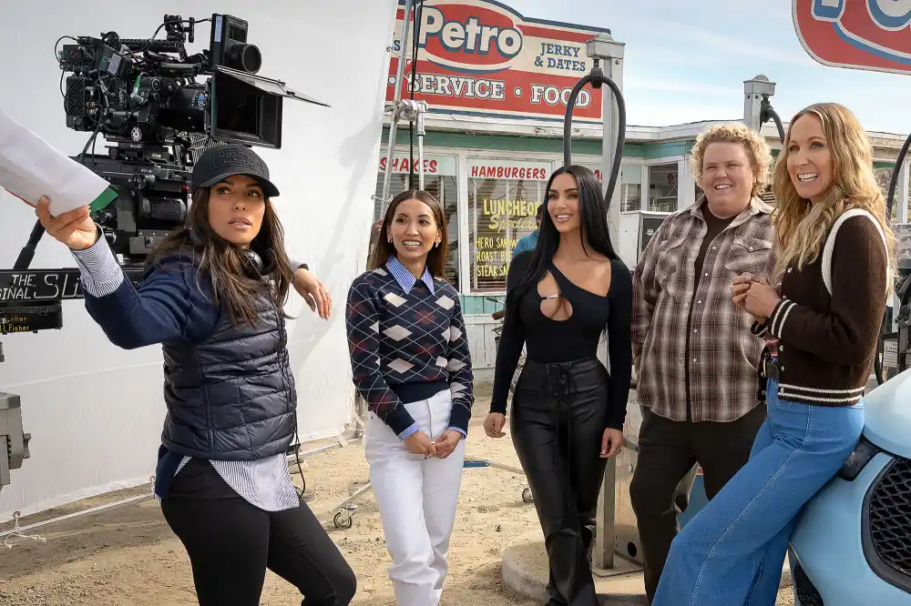 Eva Longoria Brenda Song Kim Kardashian Fortune Feimster and Nikki Glaser The Fifth Wheel