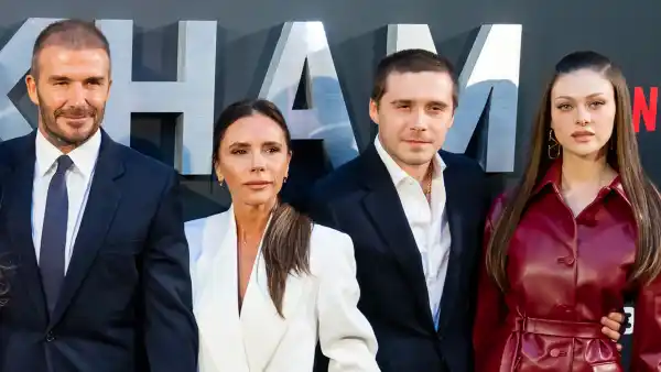 Feature 2606 Luxury Handbag Shopping Cover Story