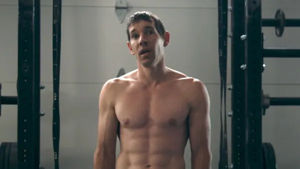 Feature Alex Honnold Insane Workout to Prepare for Free Solo Taipei 101 Climb