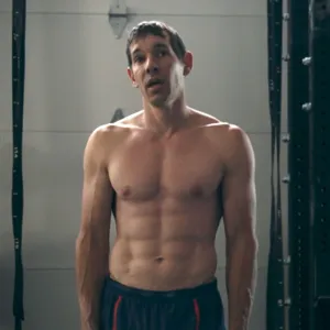 Feature Alex Honnold Insane Workout to Prepare for Free Solo Taipei 101 Climb