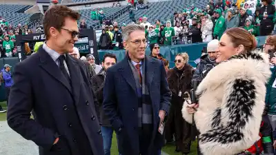 Feature Erin Andrews Rocks Another Fur Coat During NFC Championship Game After Viral Moment