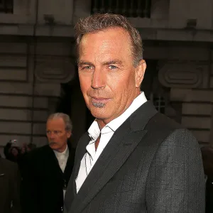 Feature Kevin Costner 2605 Luxury Handbag Shopping Cover Story