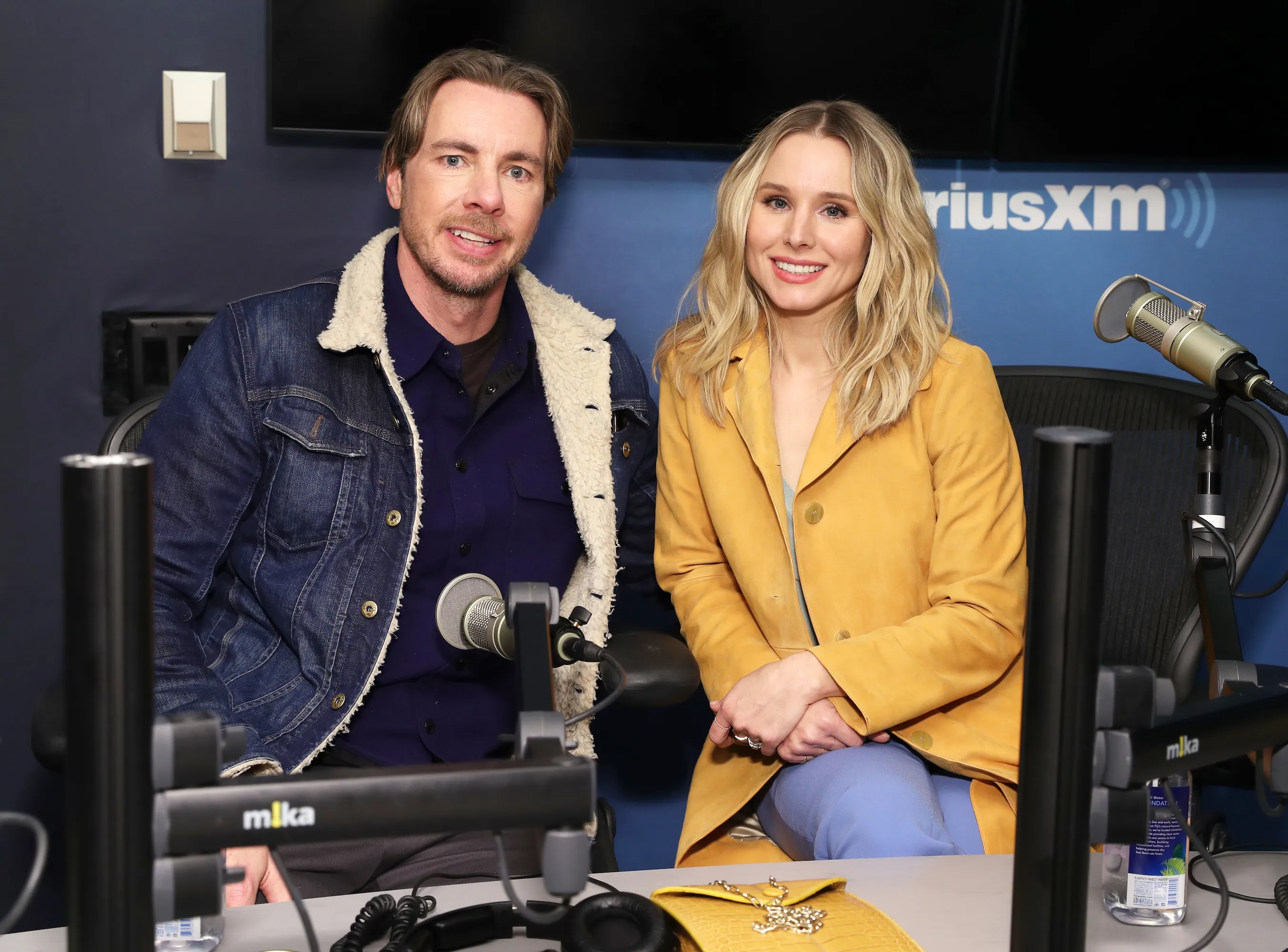 GettyImages-1127459107Kristen-Bell-and-Dax-Shepard-Cozy-Up-in-Photos-After-Anniversary-Post-Drama.jpg